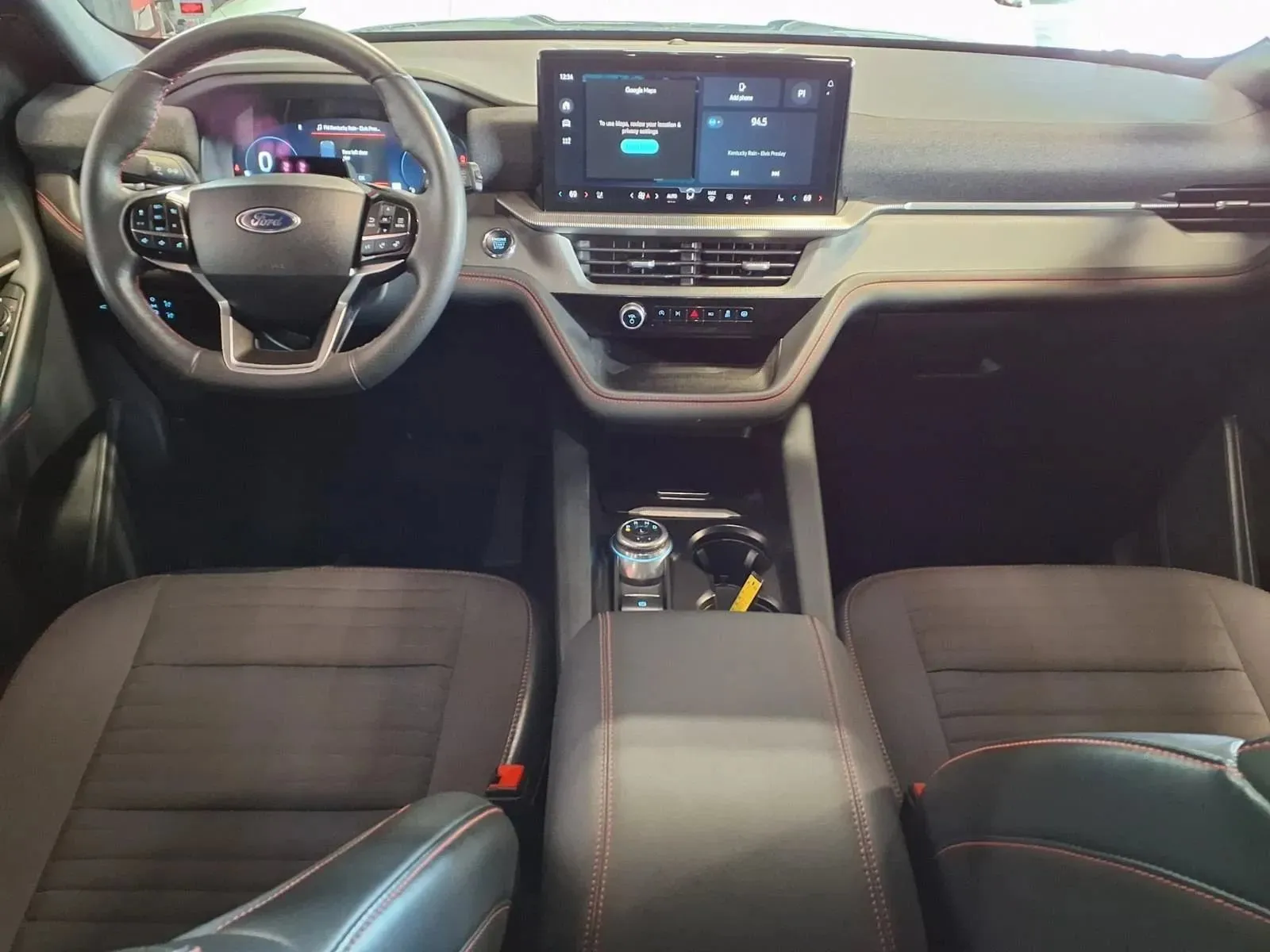 Ford Explorer photo 18