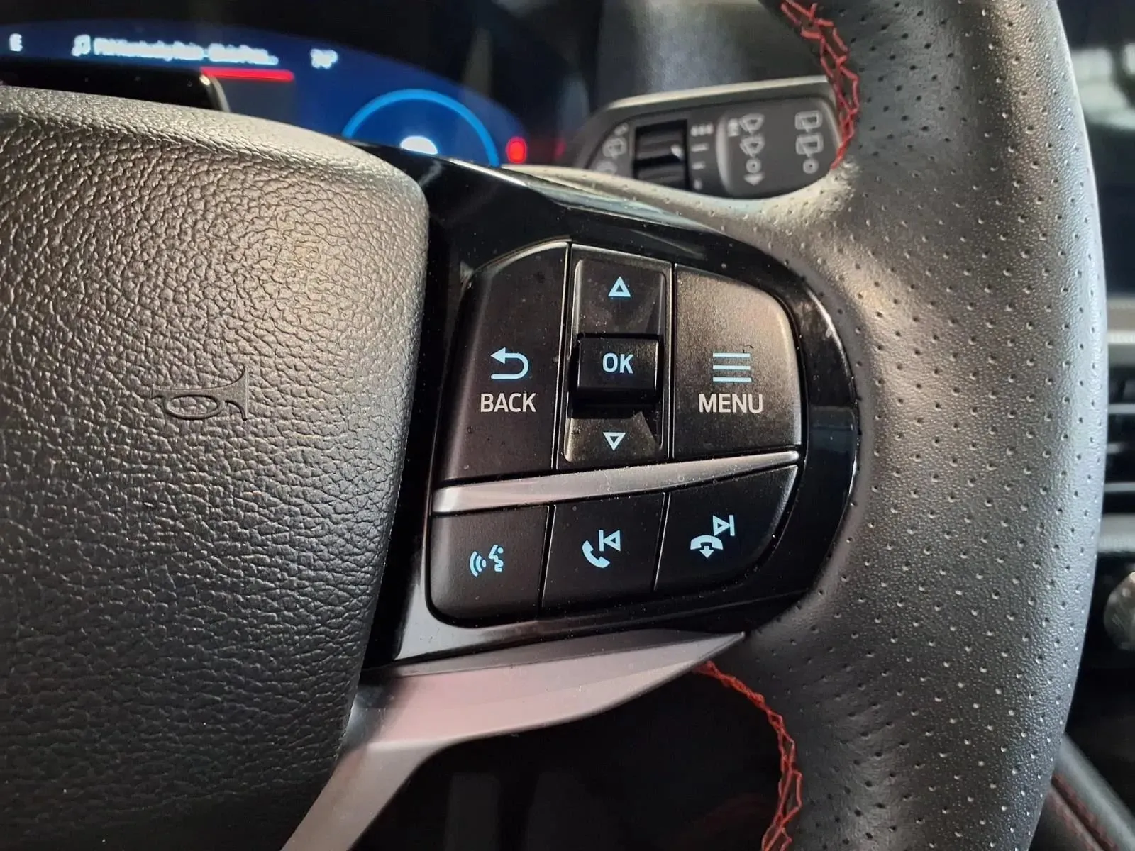 Ford Explorer photo 28