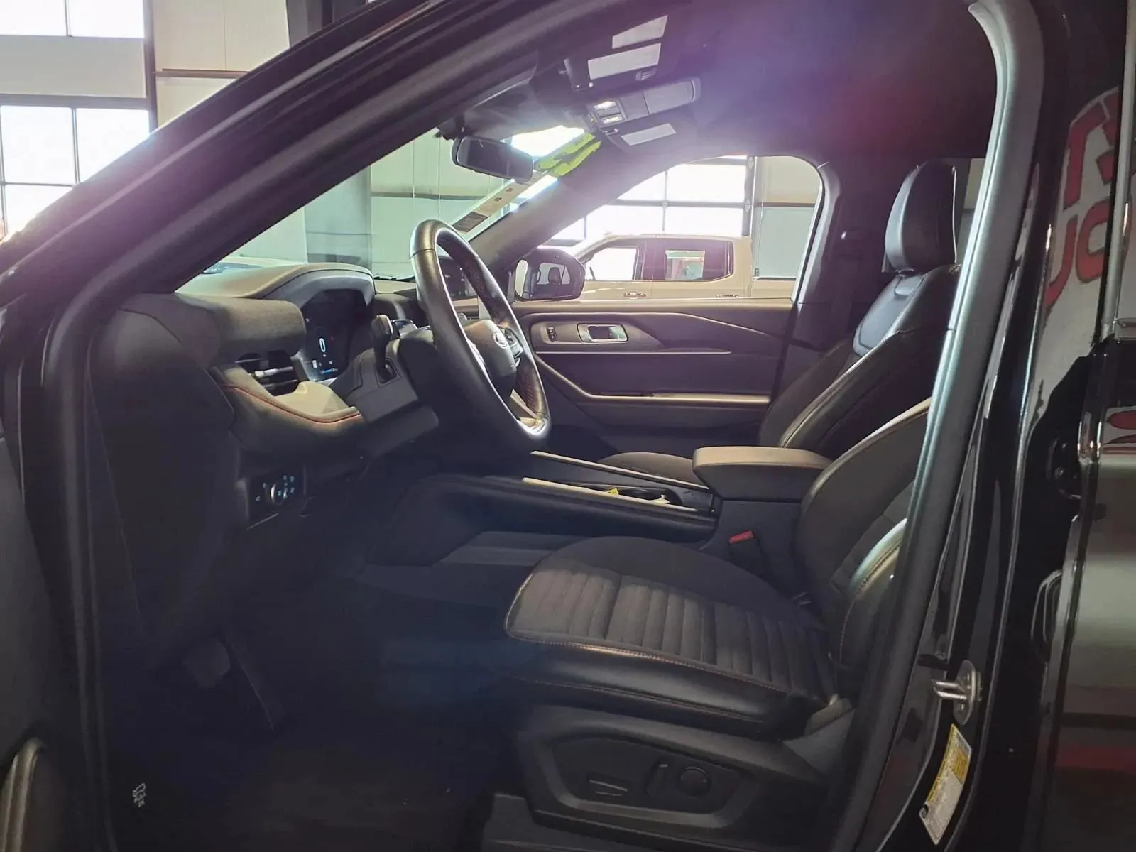 Ford Explorer photo 20