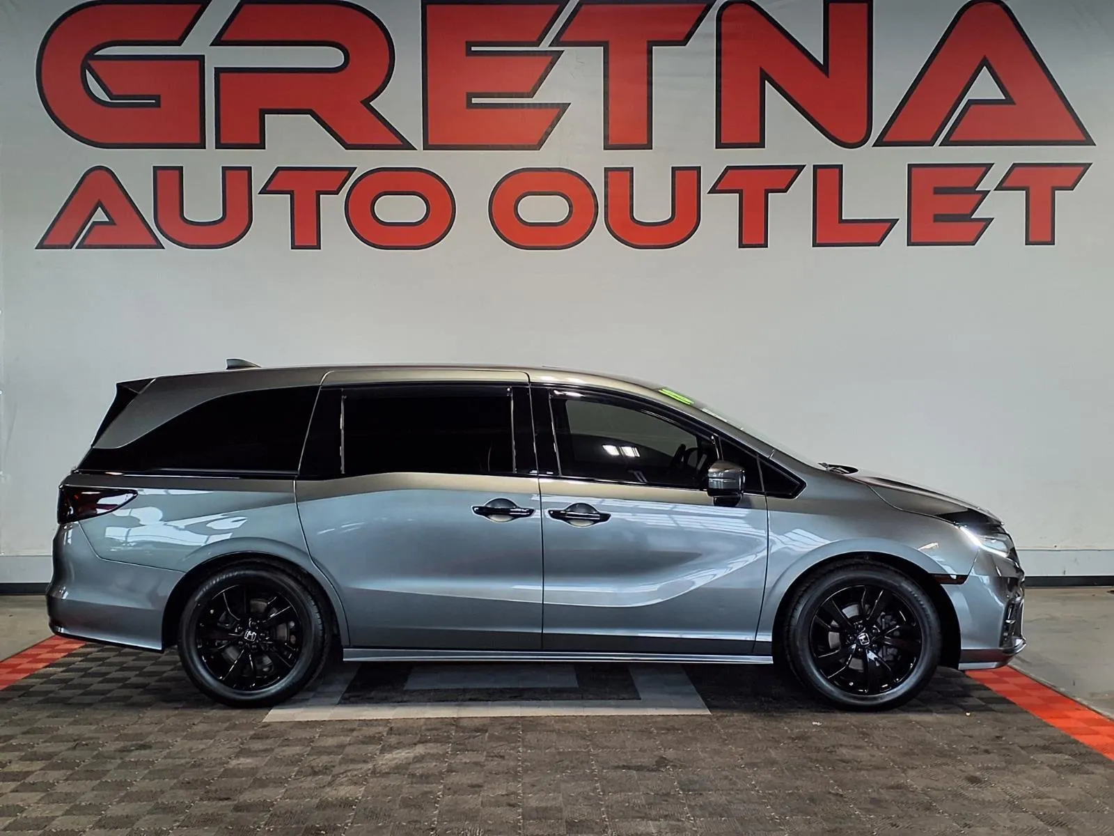 Gray 2018 Honda Odyssey Elite for sale in Gretna, NE