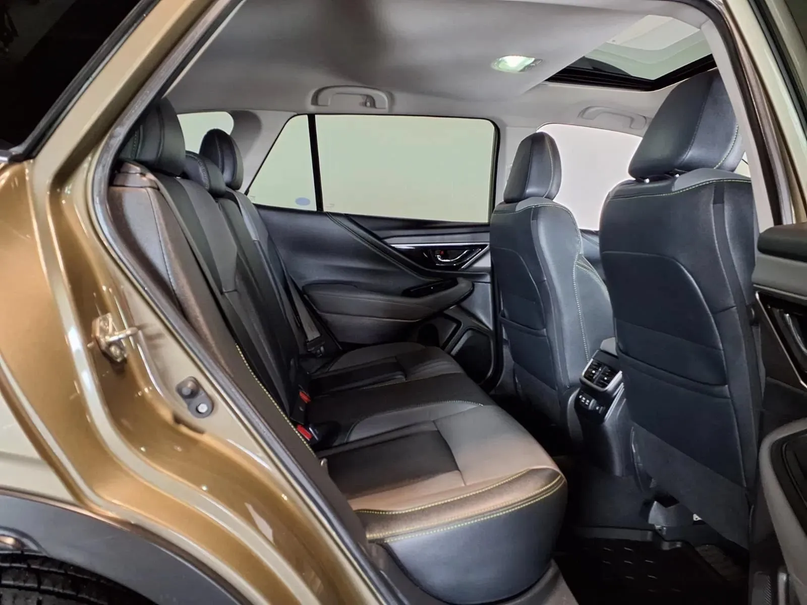 Subaru Outback photo 10