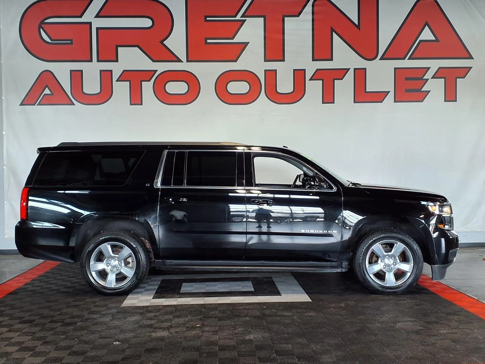 Black 2020 Chevrolet Suburban LT for sale in Gretna, NE