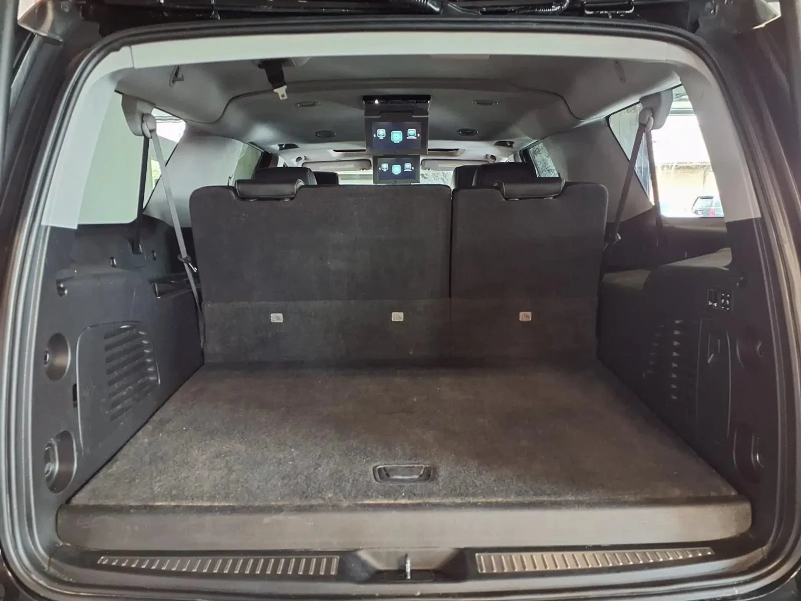 Chevrolet Suburban photo 6