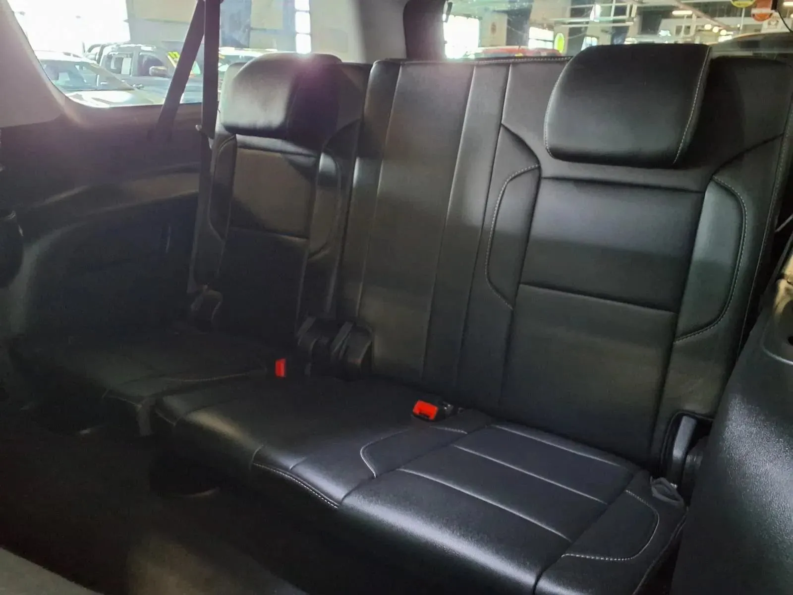 Chevrolet Suburban photo 15