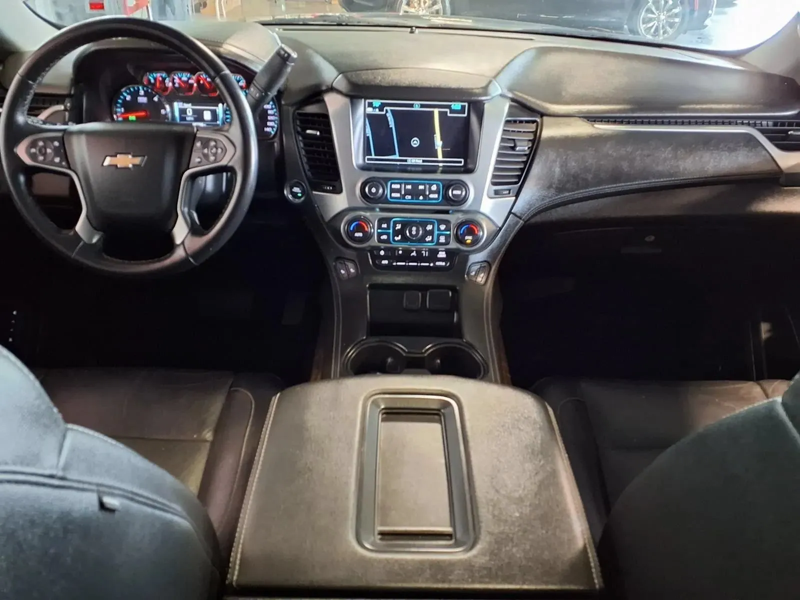 Chevrolet Suburban photo 18