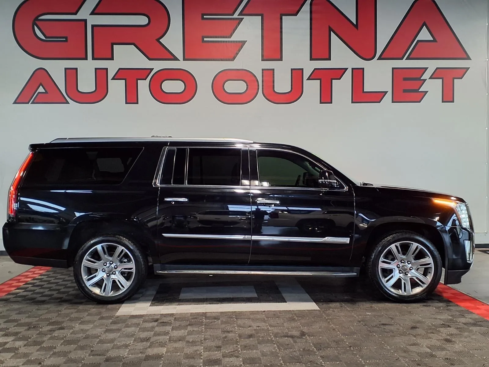 2016 Cadillac Escalade ESV AWD Luxury's photo
