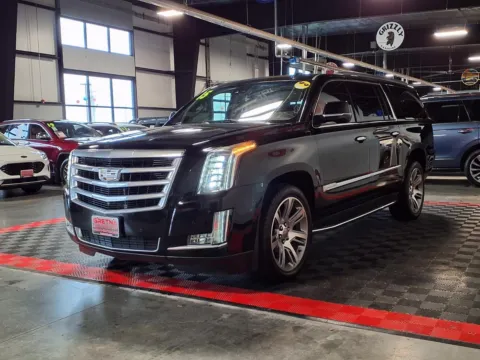 Another view of 2016 Cadillac Escalade ESV Luxury Collection for sale in Gretna, NE at Gretna Auto Outlet