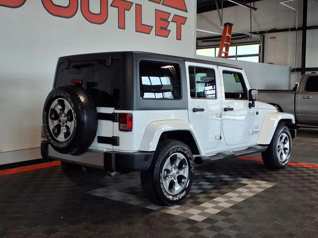 2016 Jeep Wrangler Unlimited Sahara - Photo 7