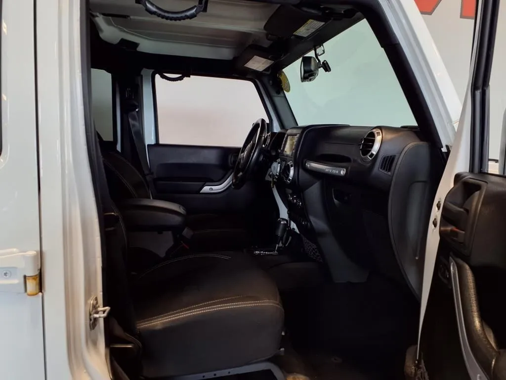 2016 Jeep Wrangler Unlimited Sahara - Photo 11