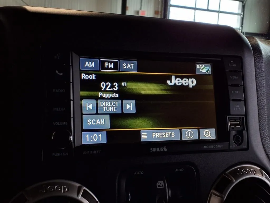 2016 Jeep Wrangler Unlimited Sahara - Photo 19