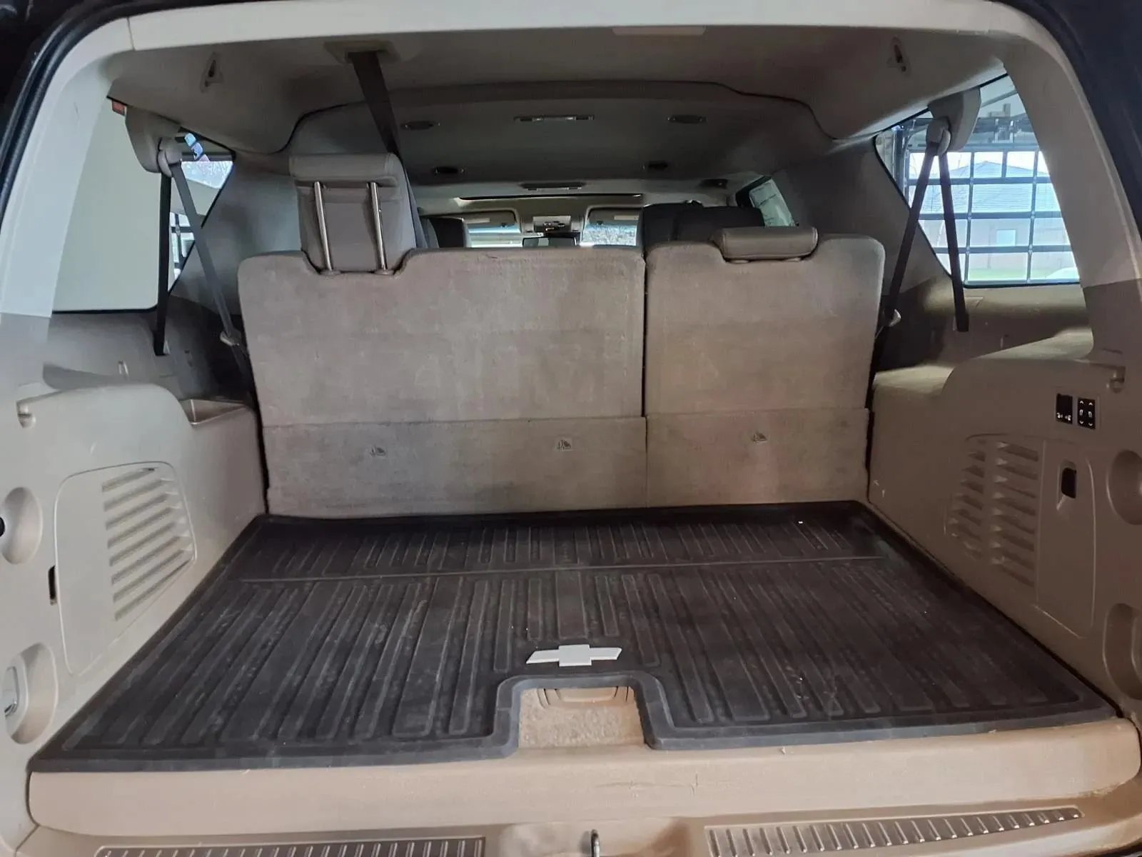 Chevrolet Suburban photo 6
