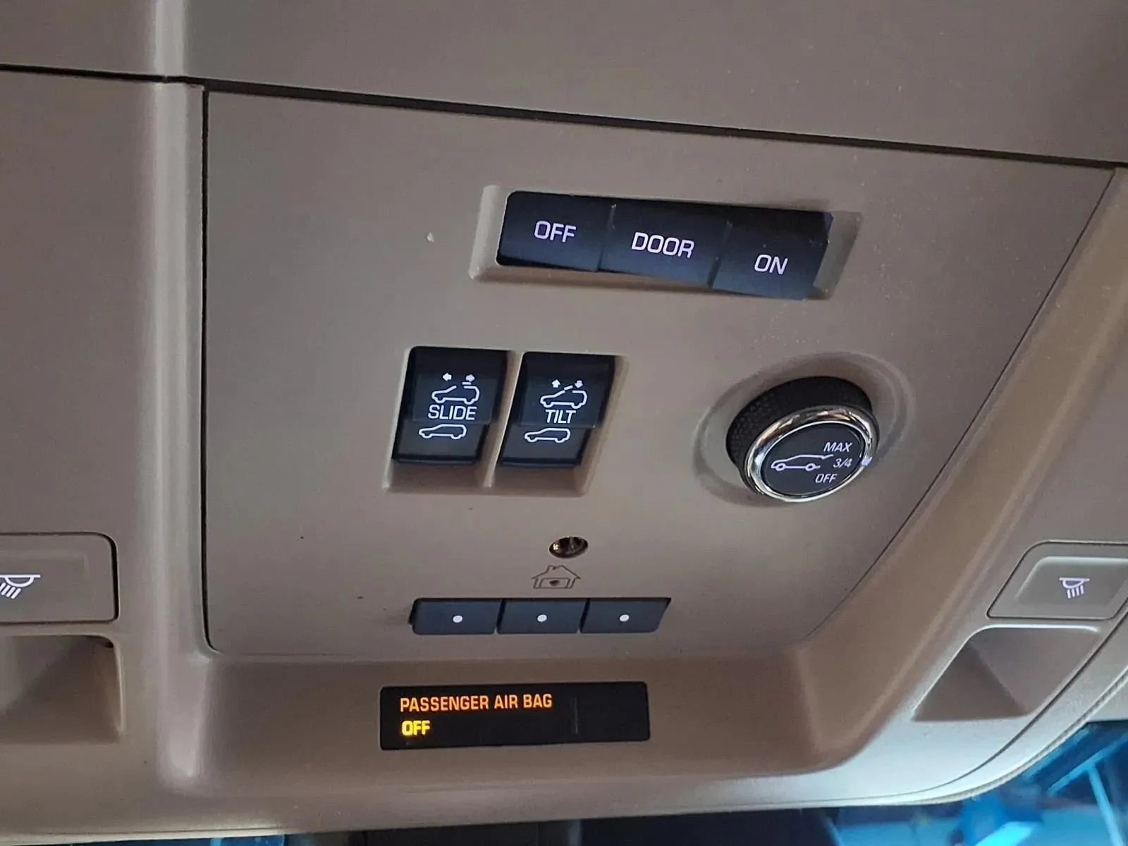Chevrolet Suburban photo 27