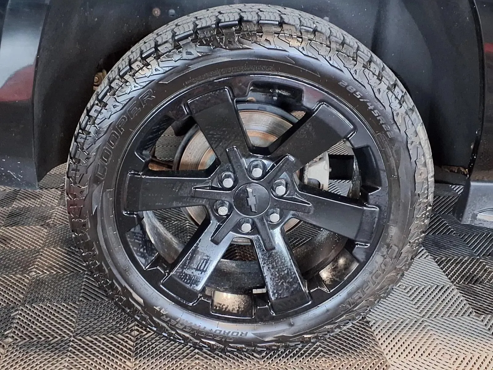 Chevrolet Suburban photo 9