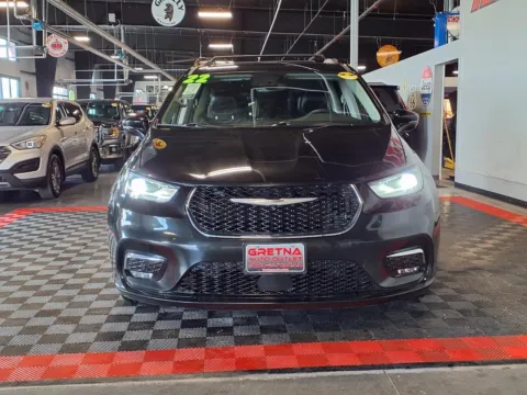 Photos of 2022 Chrysler Pacifica Touring L for sale in Gretna, NE at Gretna Auto Outlet