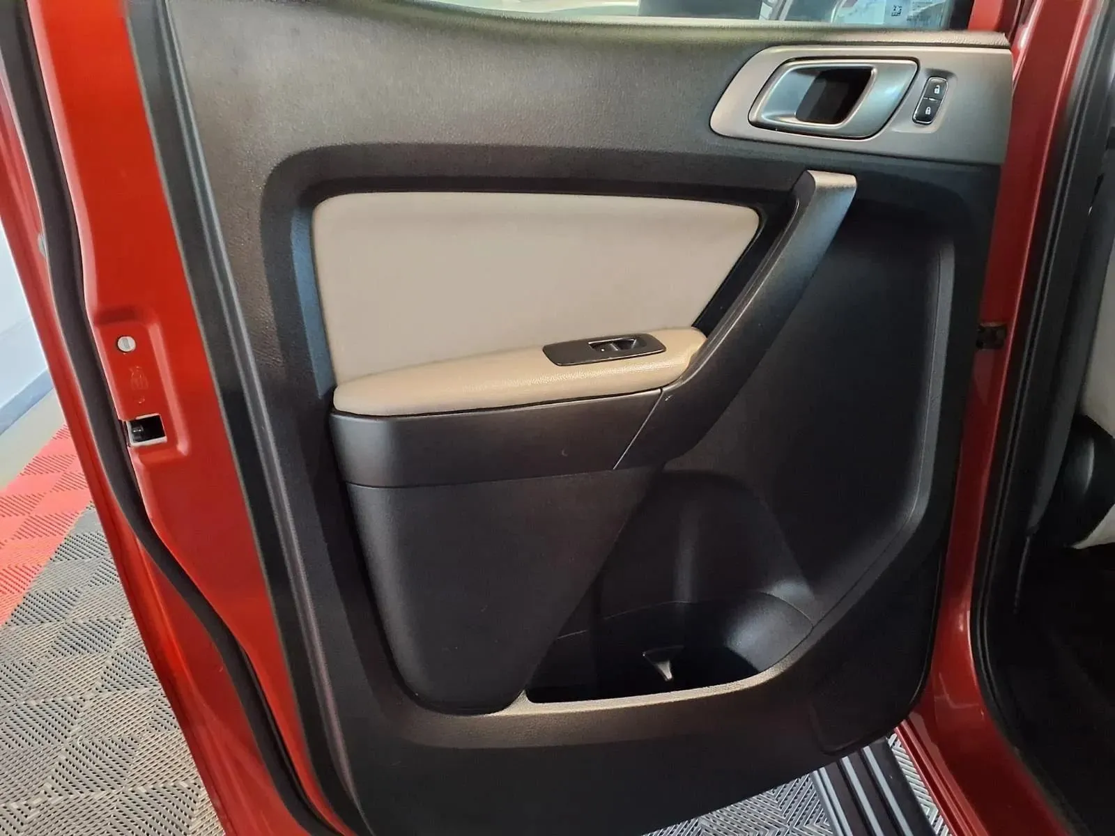 Ford Ranger photo 14