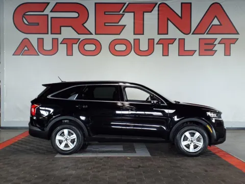 Black 2022 Kia Sorento LX for sale in Gretna, NE