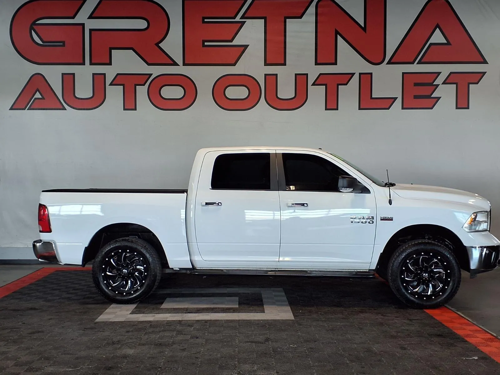 2018 RAM 1500 Big Horn 4x4 Crew Cab 5'7's photo