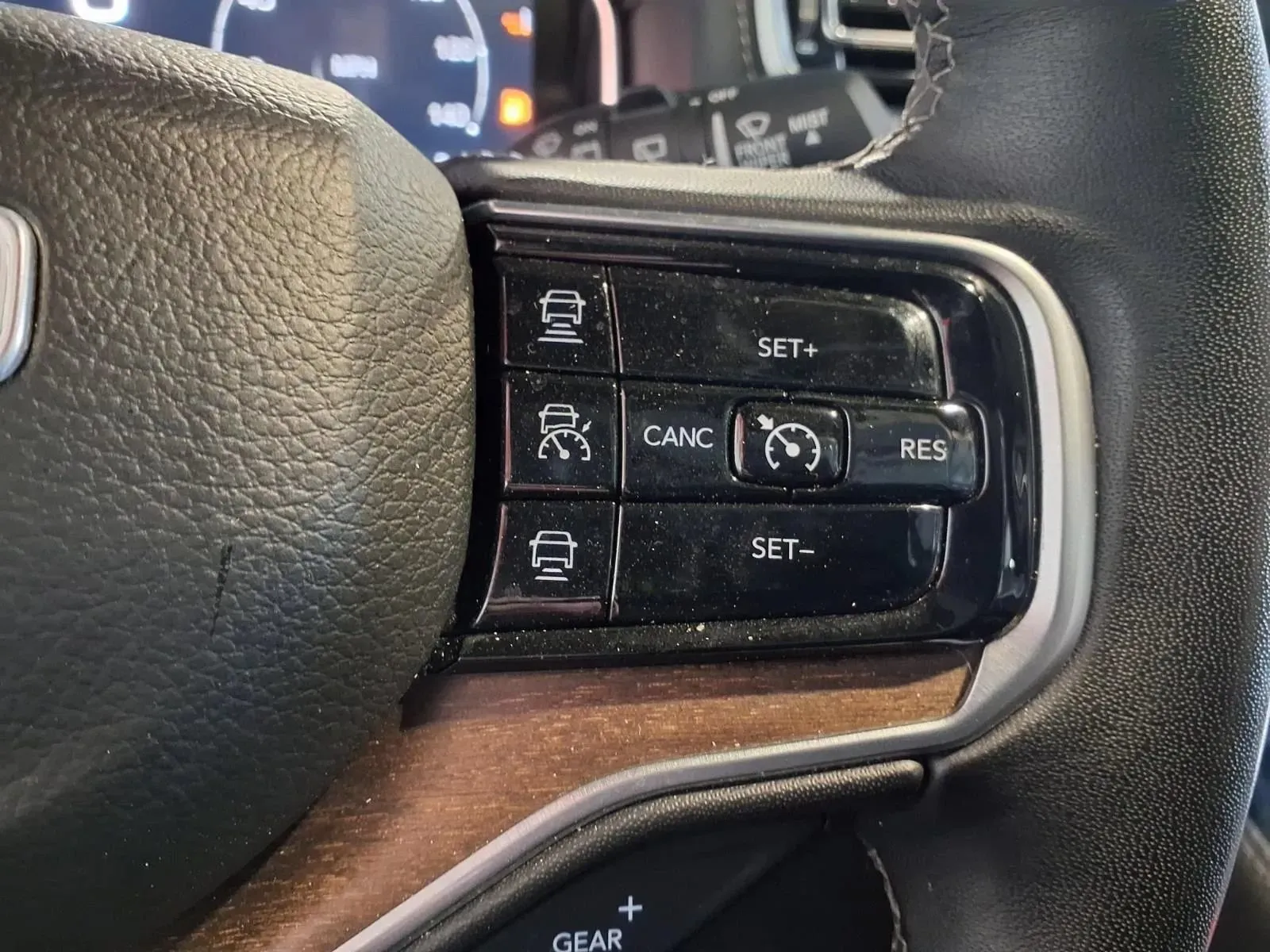Jeep Grand Wagoneer L photo 30