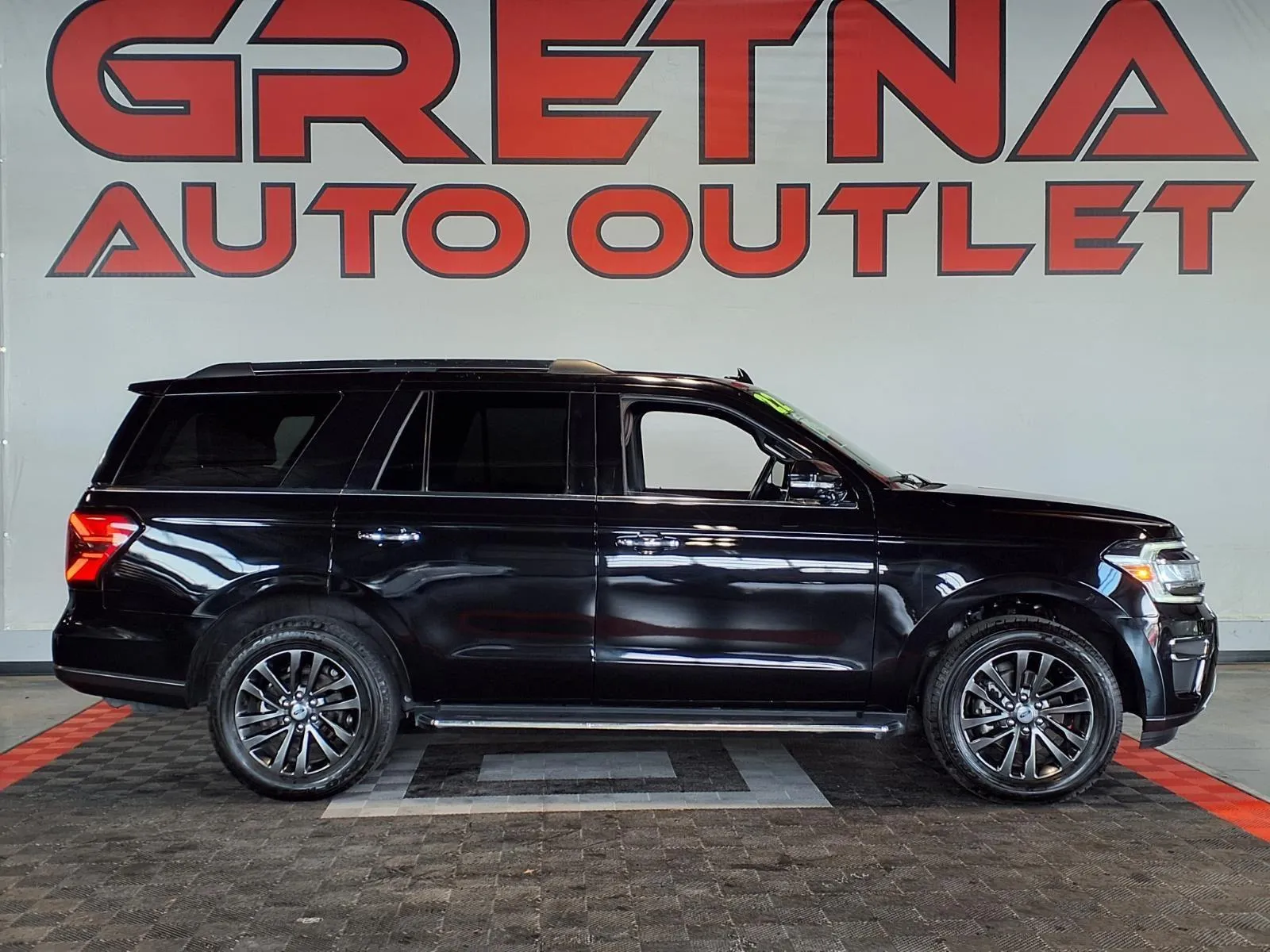 Black 2022 Ford Expedition Limited for sale in Gretna, NE