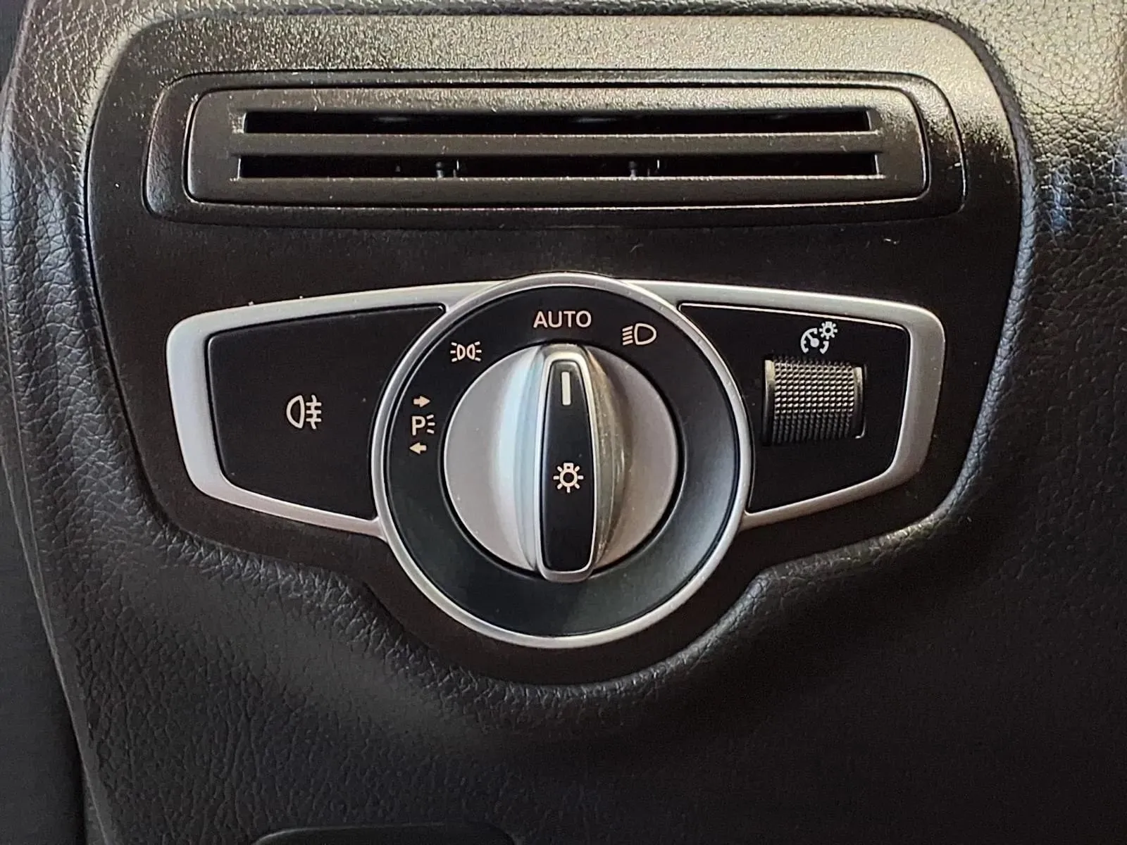Mercedes-Benz GLC photo 18