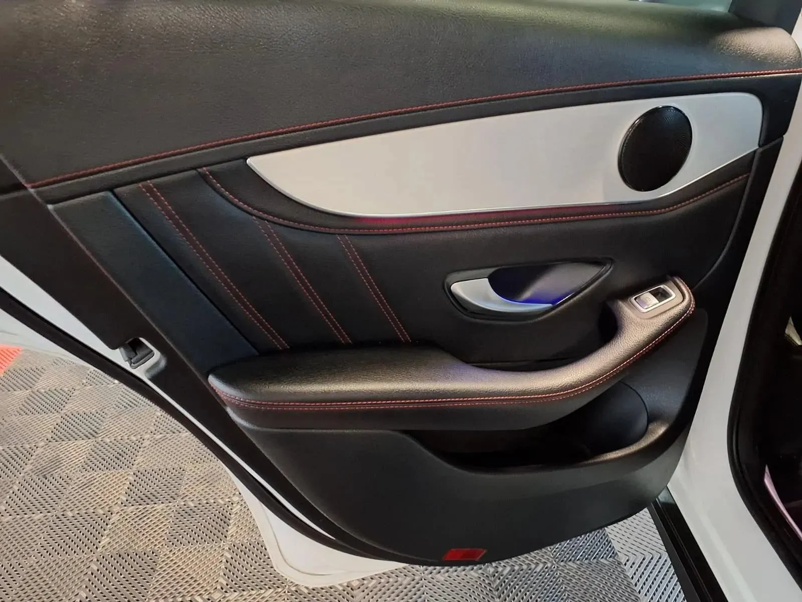 Mercedes-Benz GLC photo 14