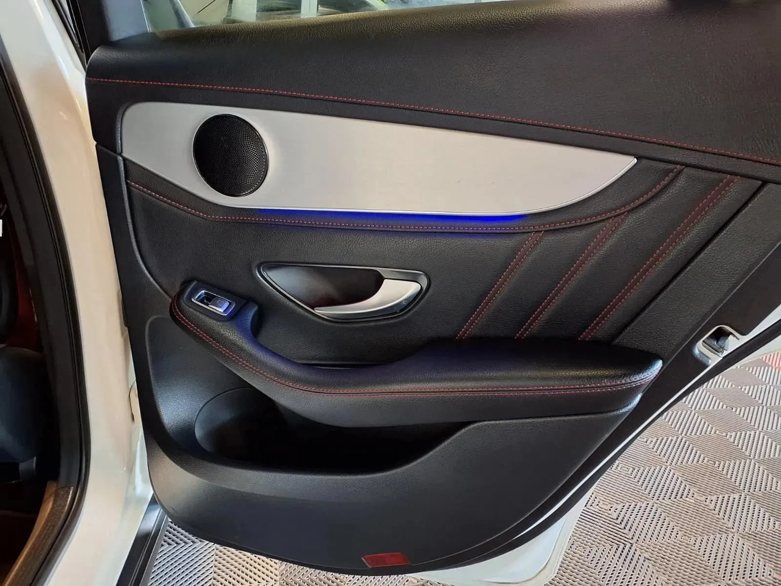 Mercedes-Benz GLC photo 10