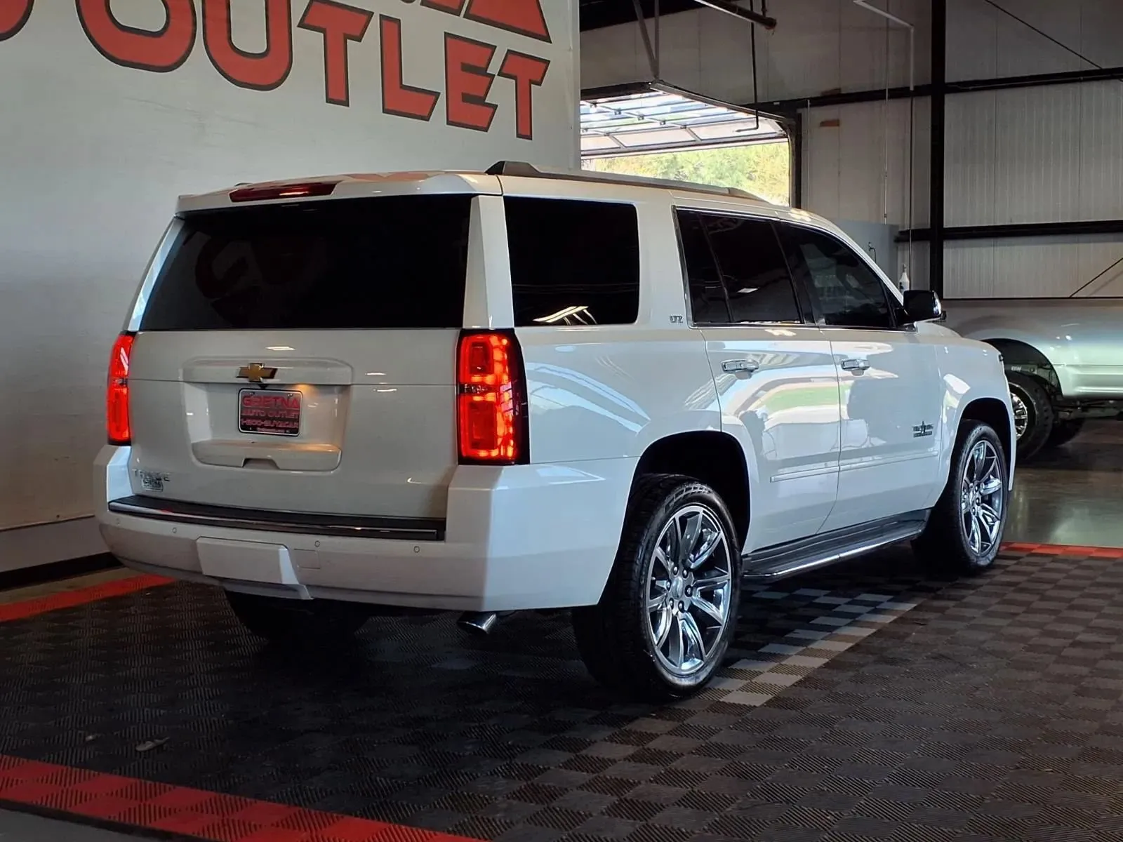 Chevrolet Tahoe photo 7