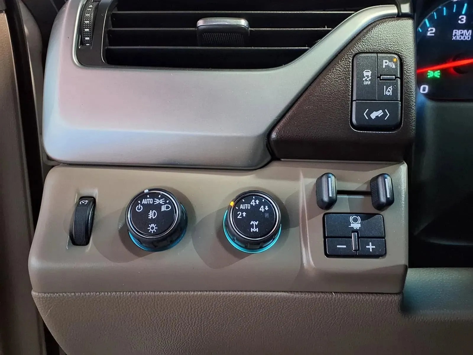 Chevrolet Tahoe photo 20