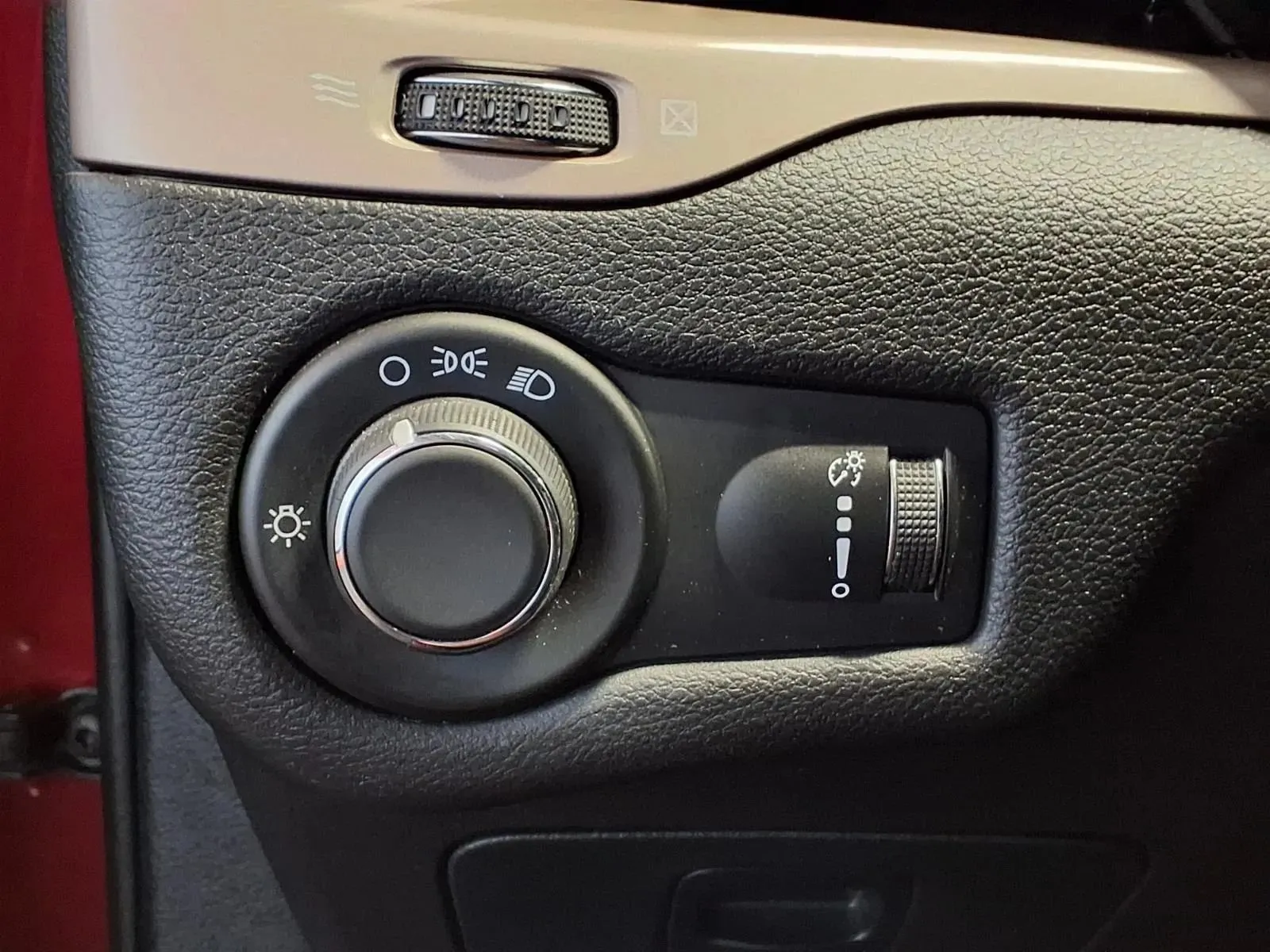 Jeep Cherokee photo 18
