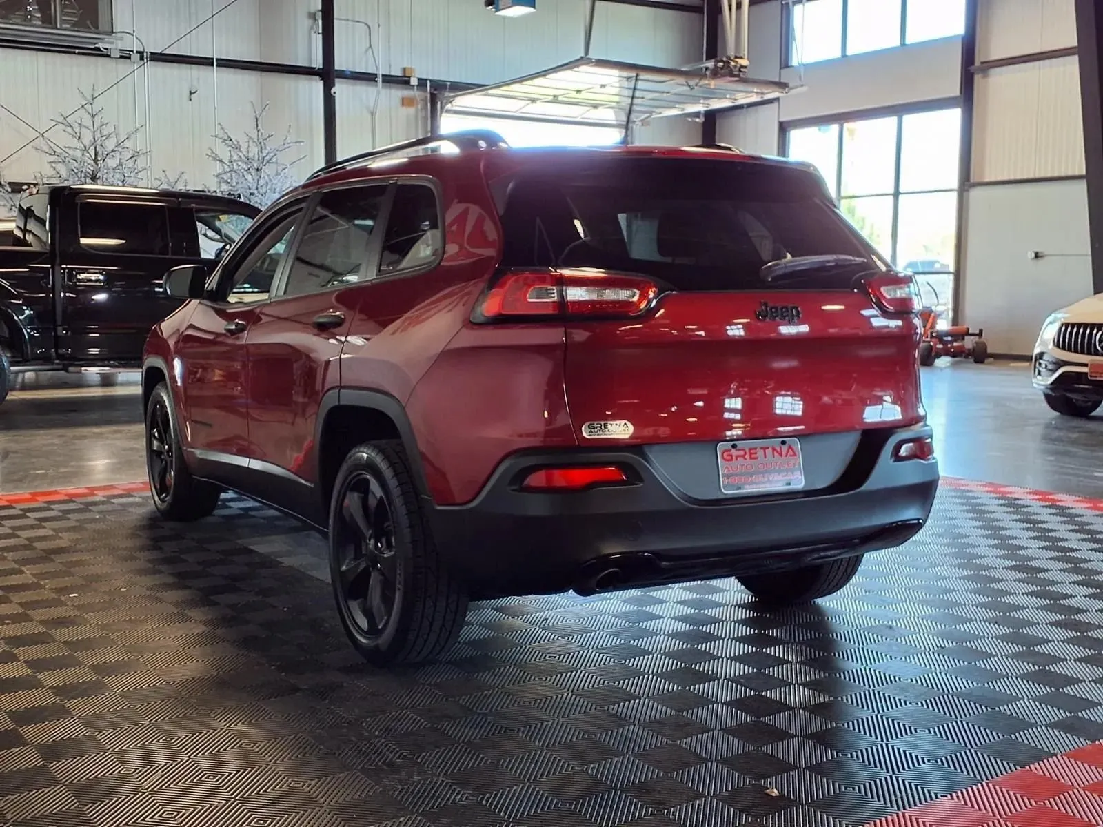 Jeep Cherokee photo 4