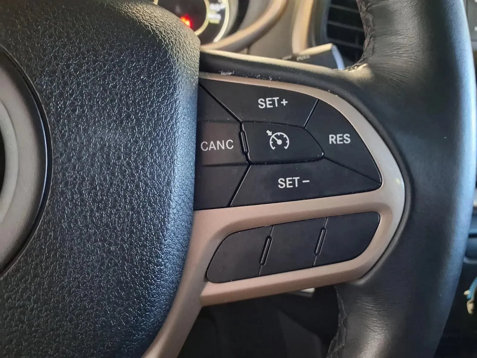 Jeep Cherokee photo 23