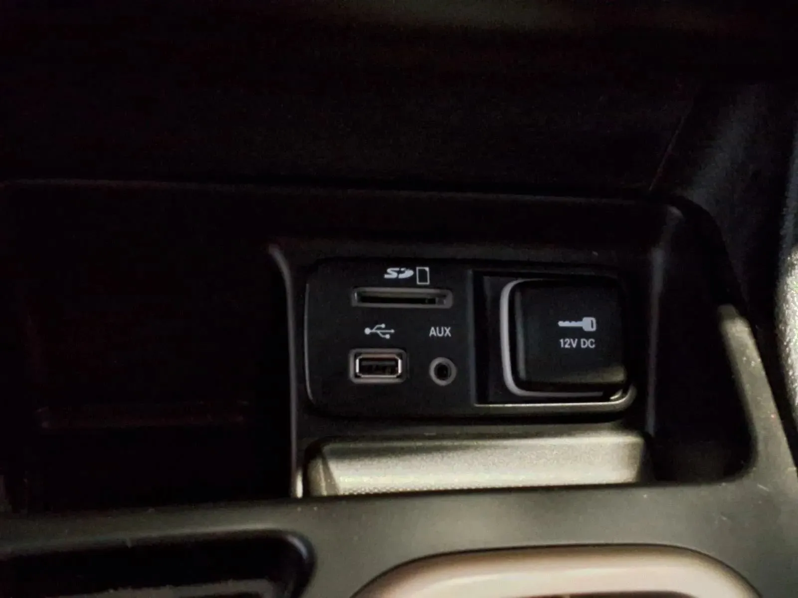 Jeep Cherokee photo 21