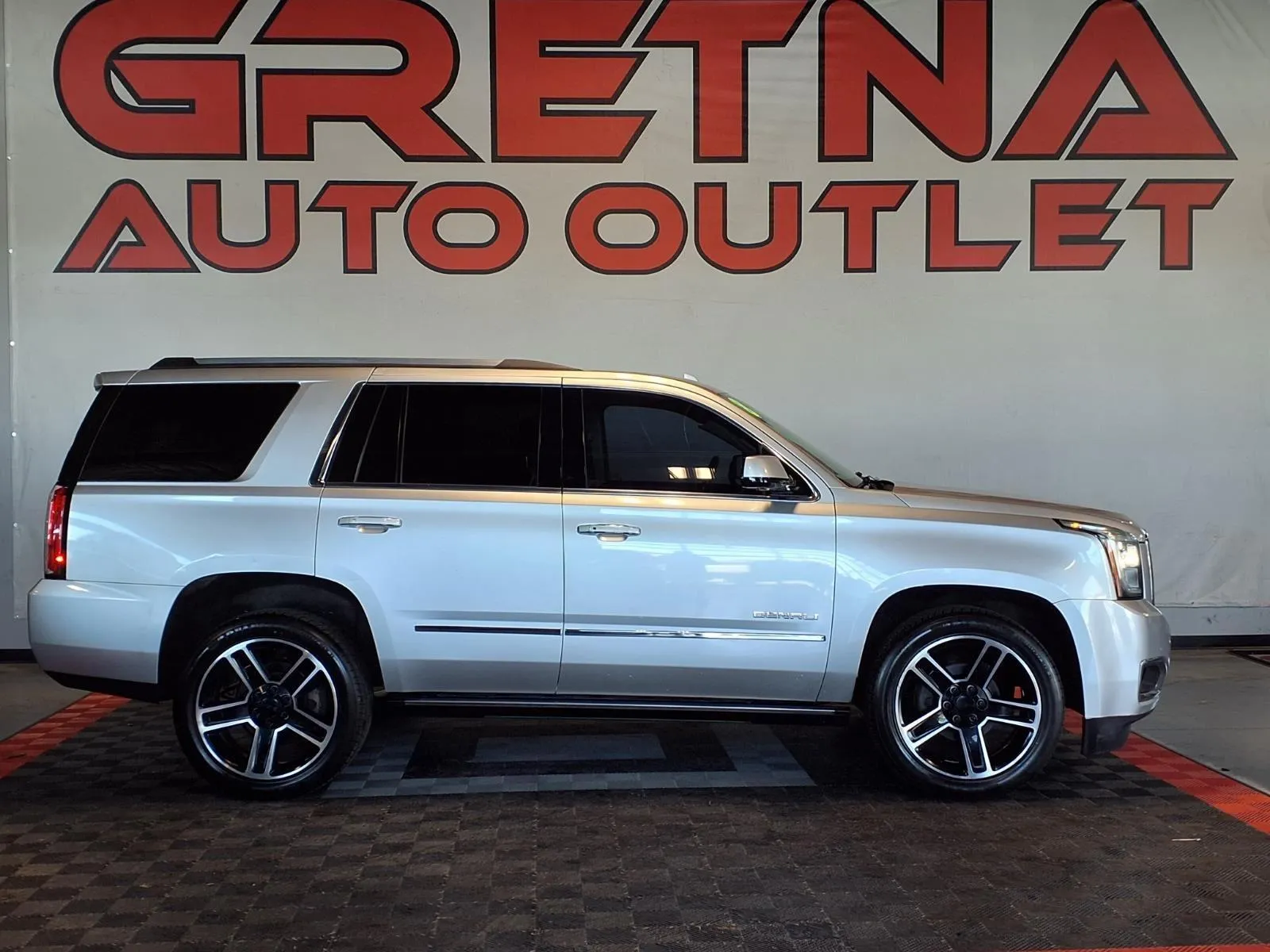 2018 GMC Yukon 4WD Denali's photo
