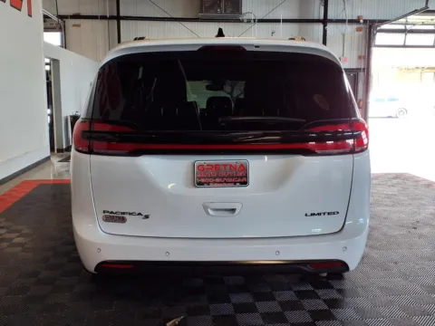 More photos of 2024 Chrysler Pacifica Limited at Gretna Auto Outlet, NE