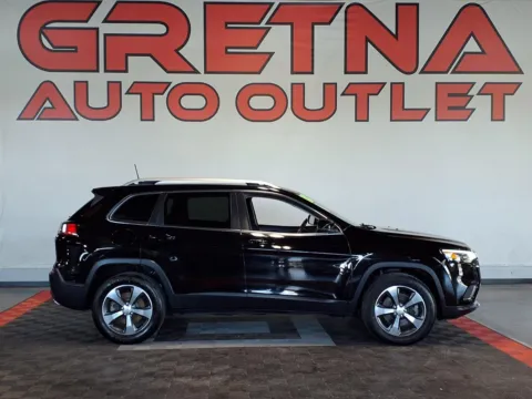 Black 2019 Jeep Cherokee Limited for sale in Gretna, NE