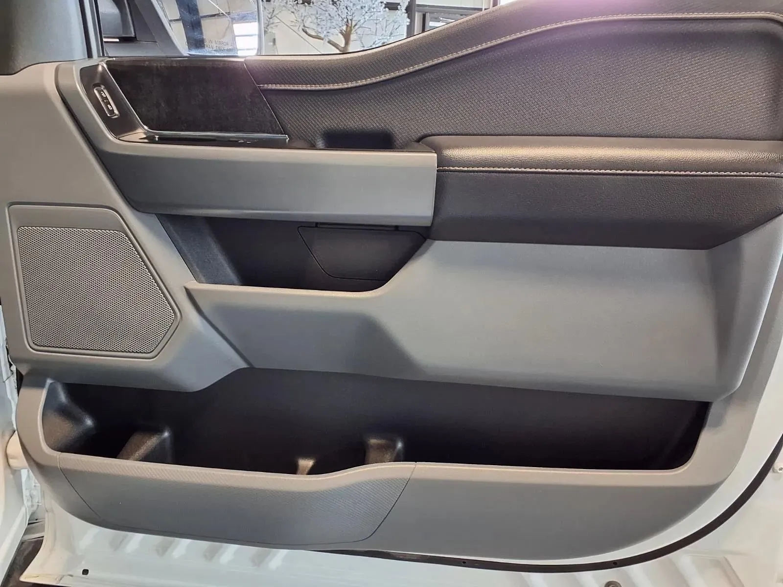 Ford F-150 photo 12