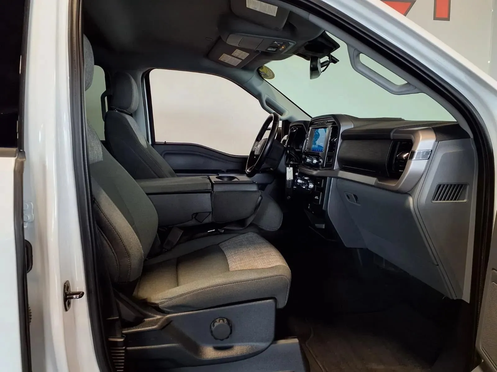 Ford F-150 photo 11