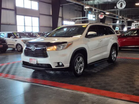 Another view of 2015 Toyota Highlander Limited for sale in Gretna, NE at Gretna Auto Outlet