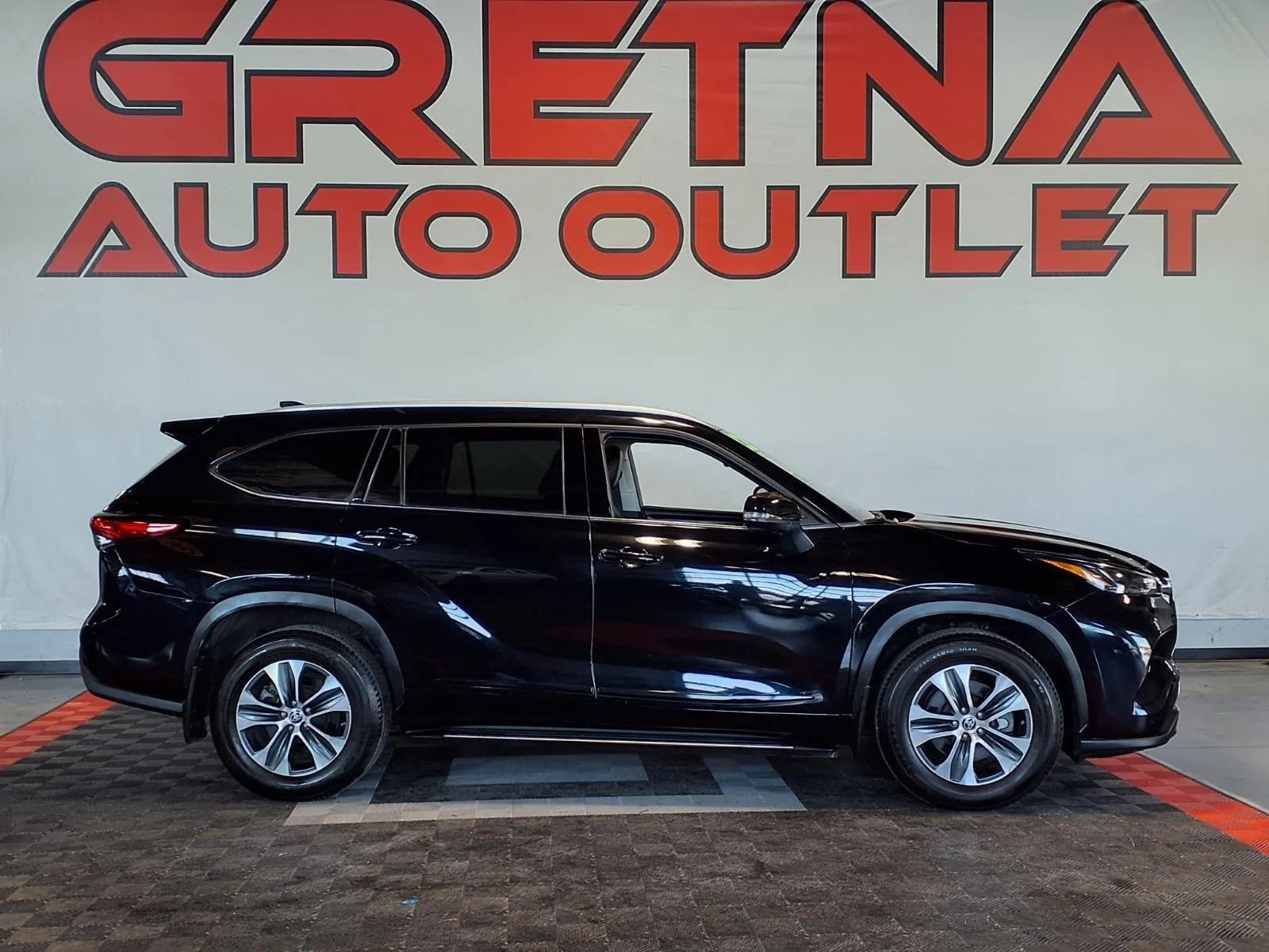 2022 Toyota Highlander XLE for sale in Gretna, NE