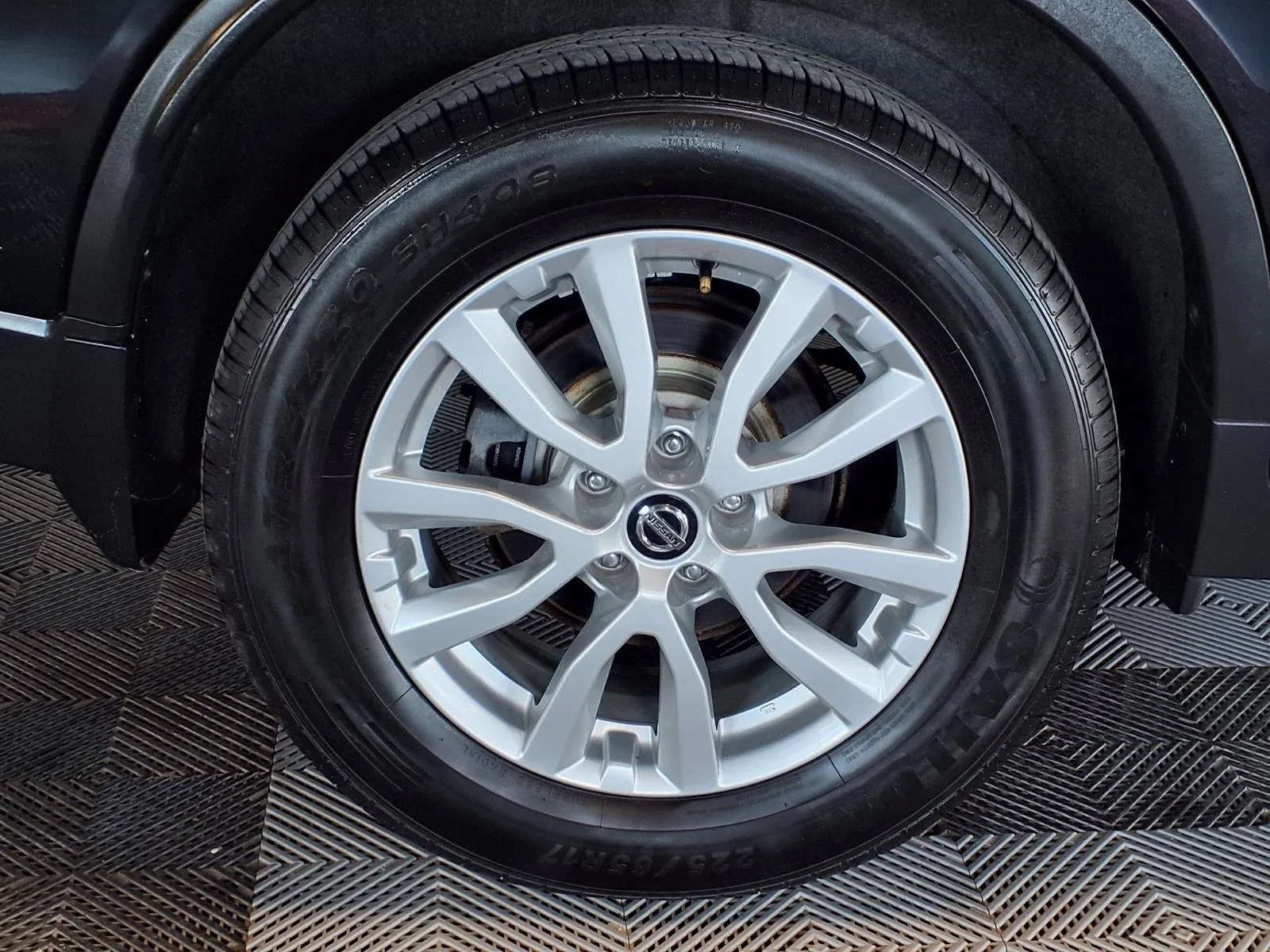 Nissan Rogue photo 9