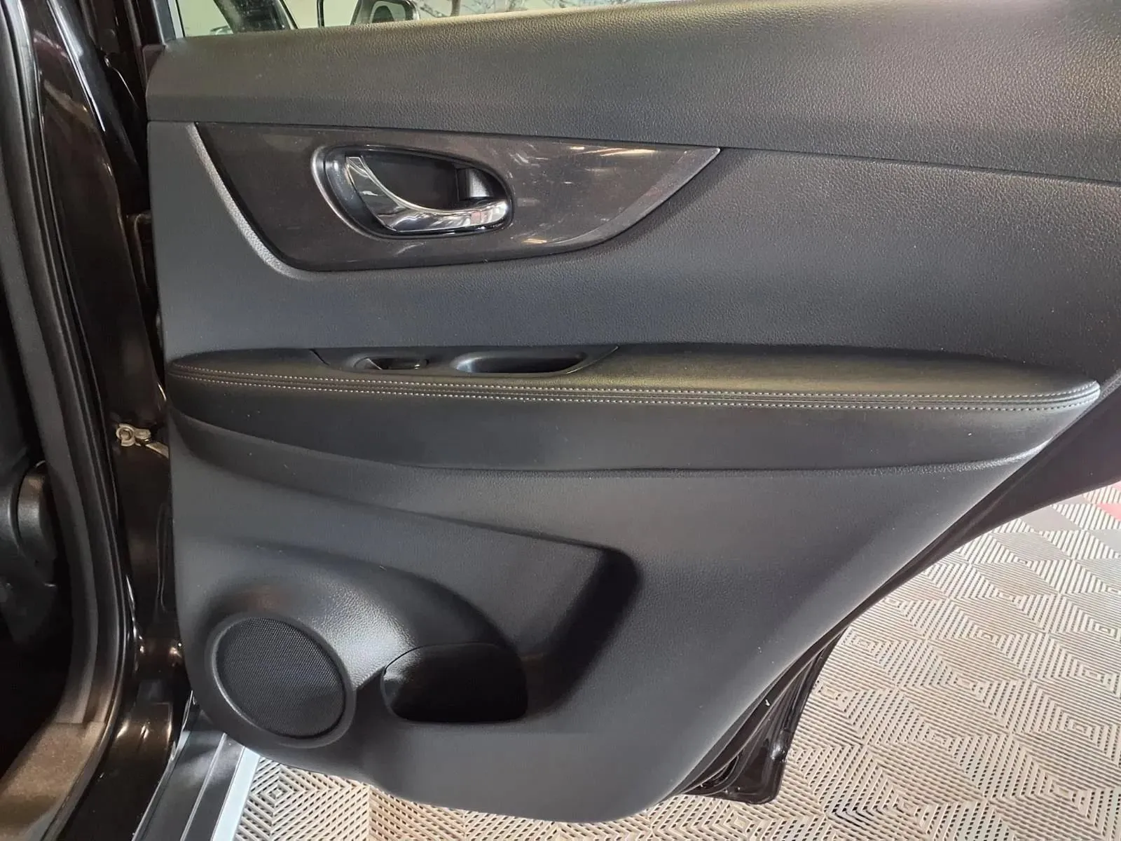 Nissan Rogue photo 11