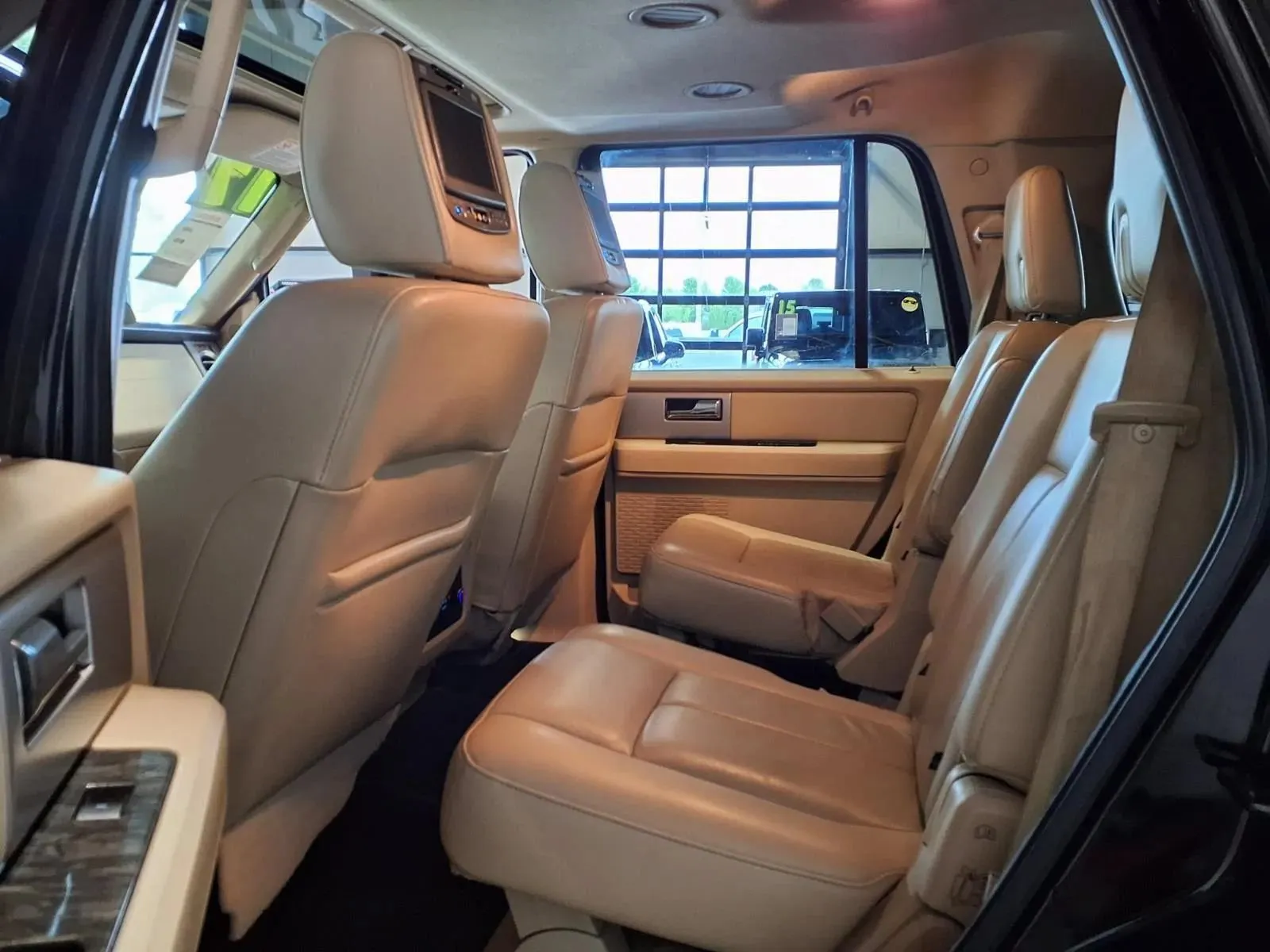 Ford Expedition photo 16