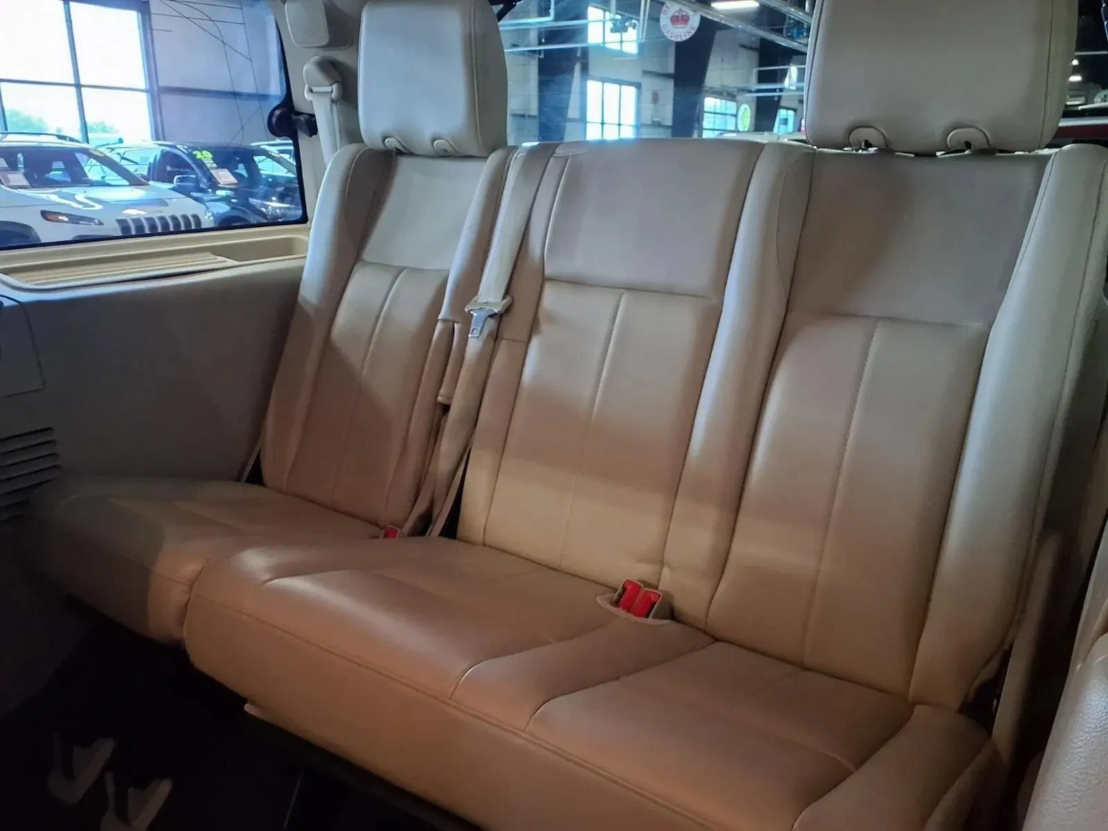 Ford Expedition photo 15