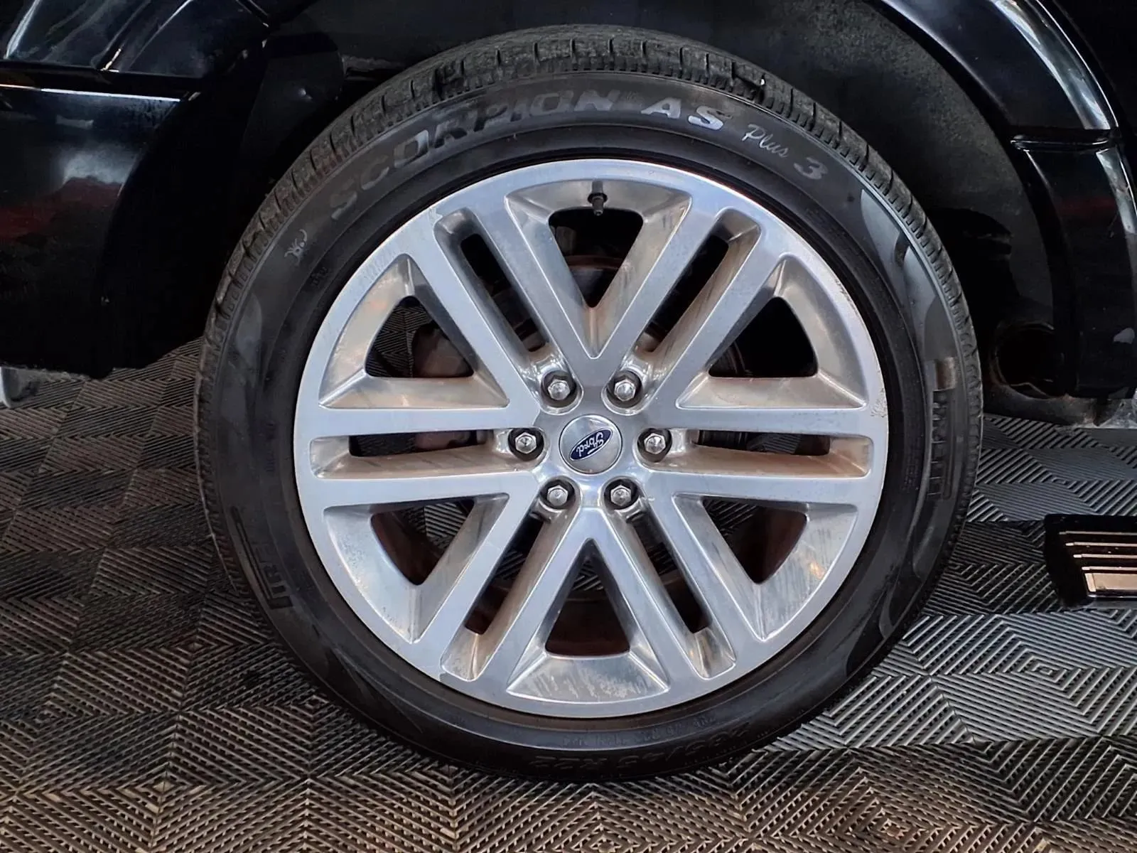 Ford Expedition photo 9