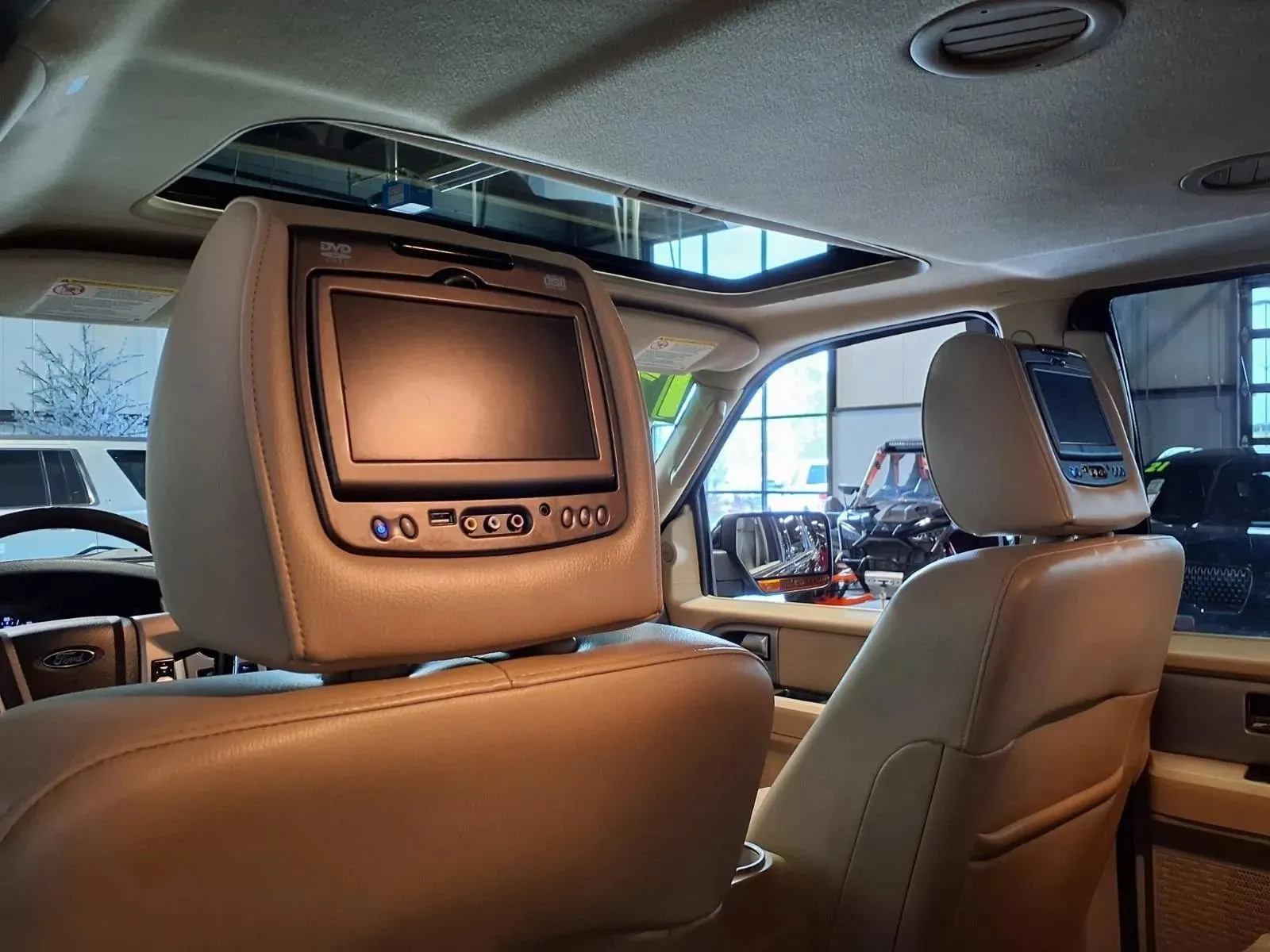 Ford Expedition photo 18