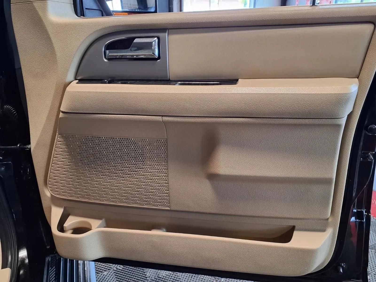 Ford Expedition photo 14
