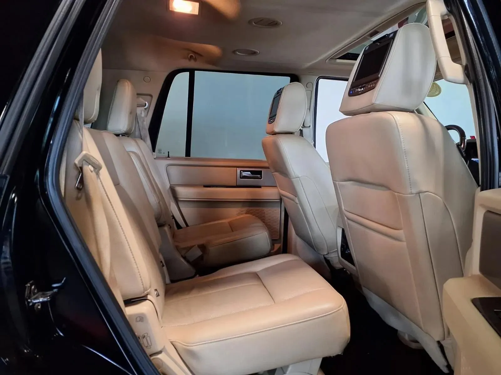 Ford Expedition photo 11