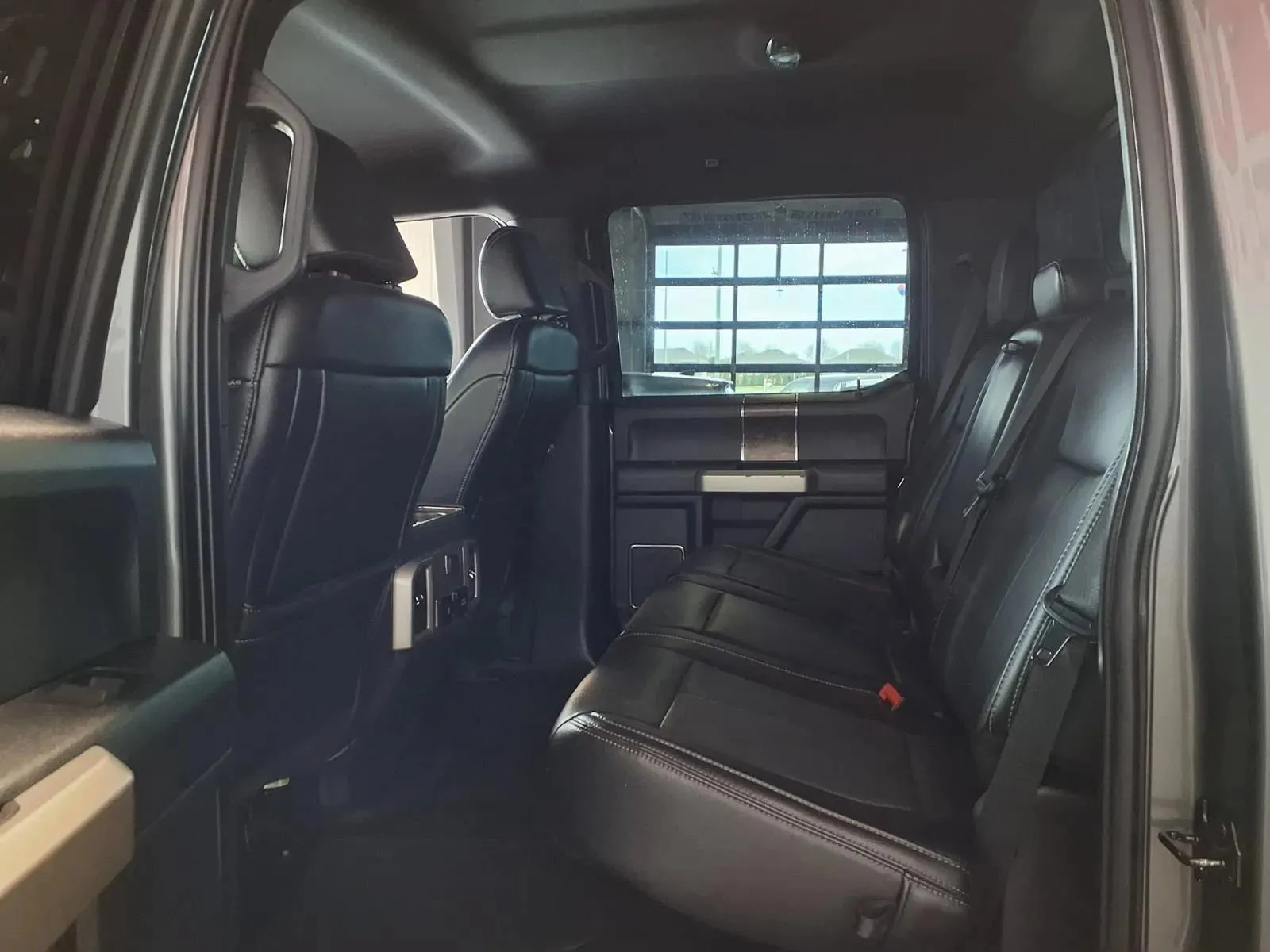 Ford F-450 photo 12