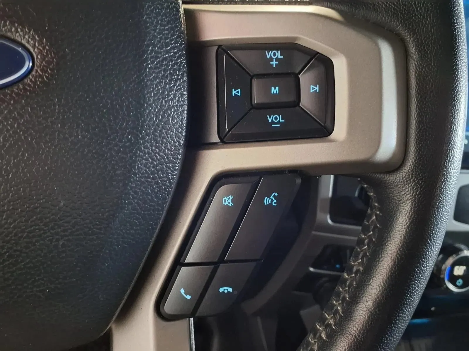 Ford F-450 photo 24