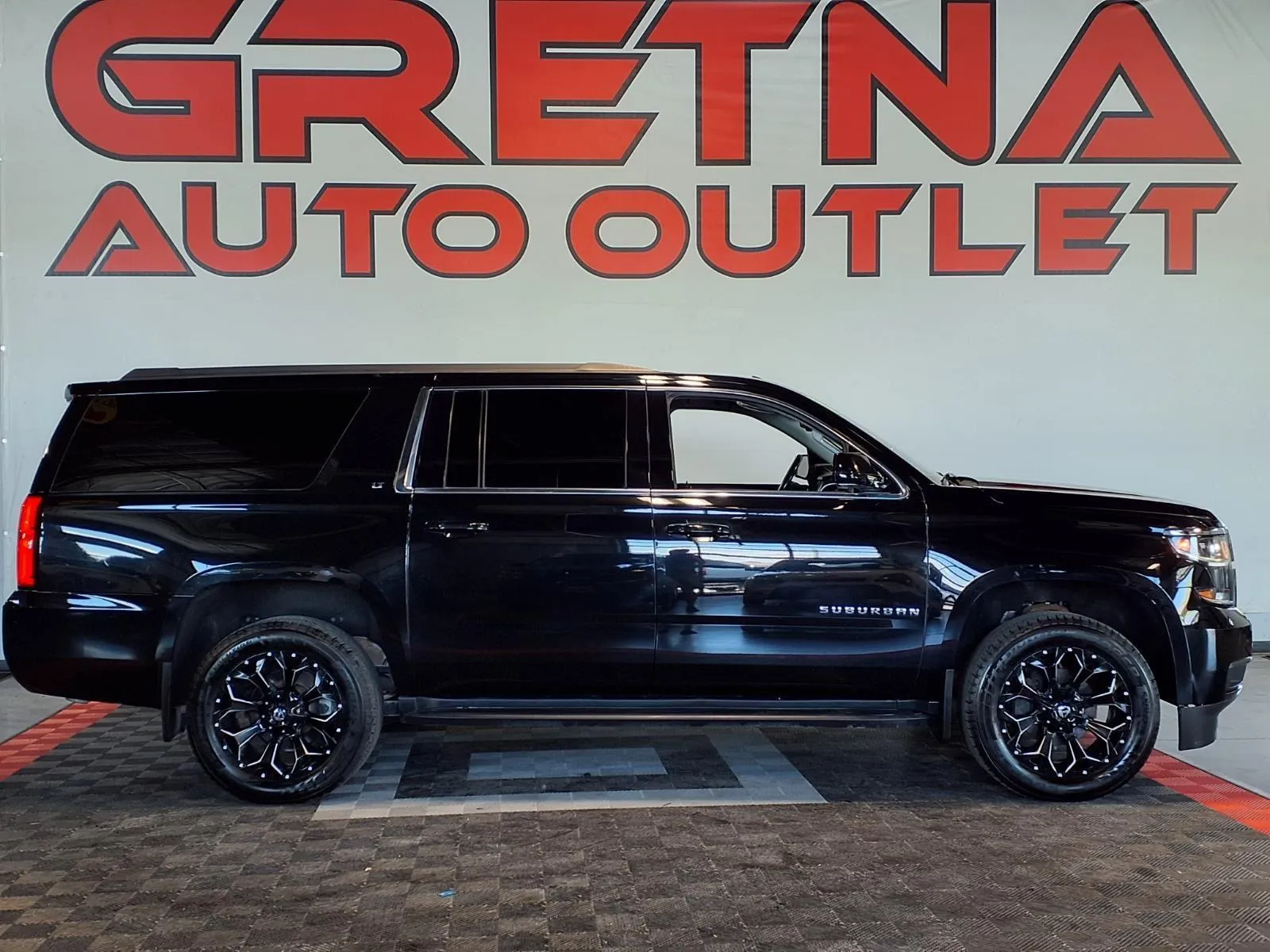 Black 2019 Chevrolet Suburban LT for sale in Gretna, NE
